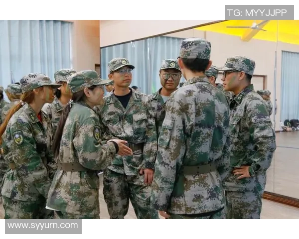 内向球员如何在足球场上突破自我展现才华与领导力