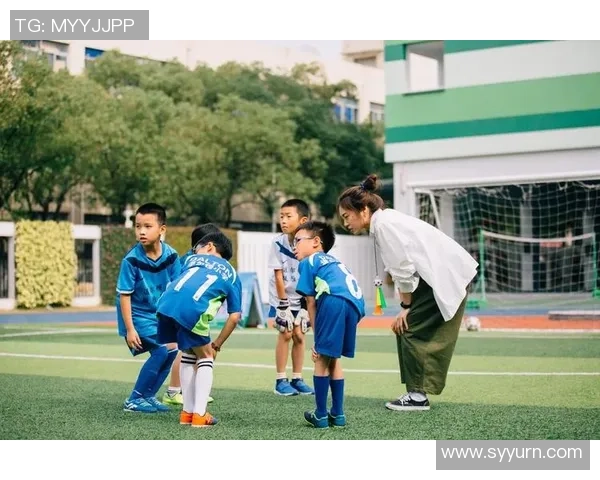 女粉丝视角下的足球球星热血逐梦与青春激情漫画物语 女粉丝视角下的足球球星热血逐梦与青春激情漫画物语